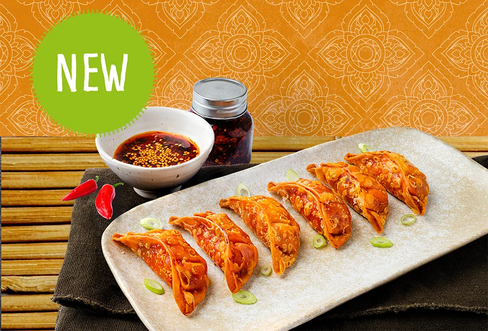 Knusprige Gyoza mit unwiderstehlichem Biss. Speziell für den Backofen und die Heißluftfritteuse entwickelt. Gefüllt mit Hähnchen und dem beliebten Geschmack von Chicken Crispy Chili Oil.